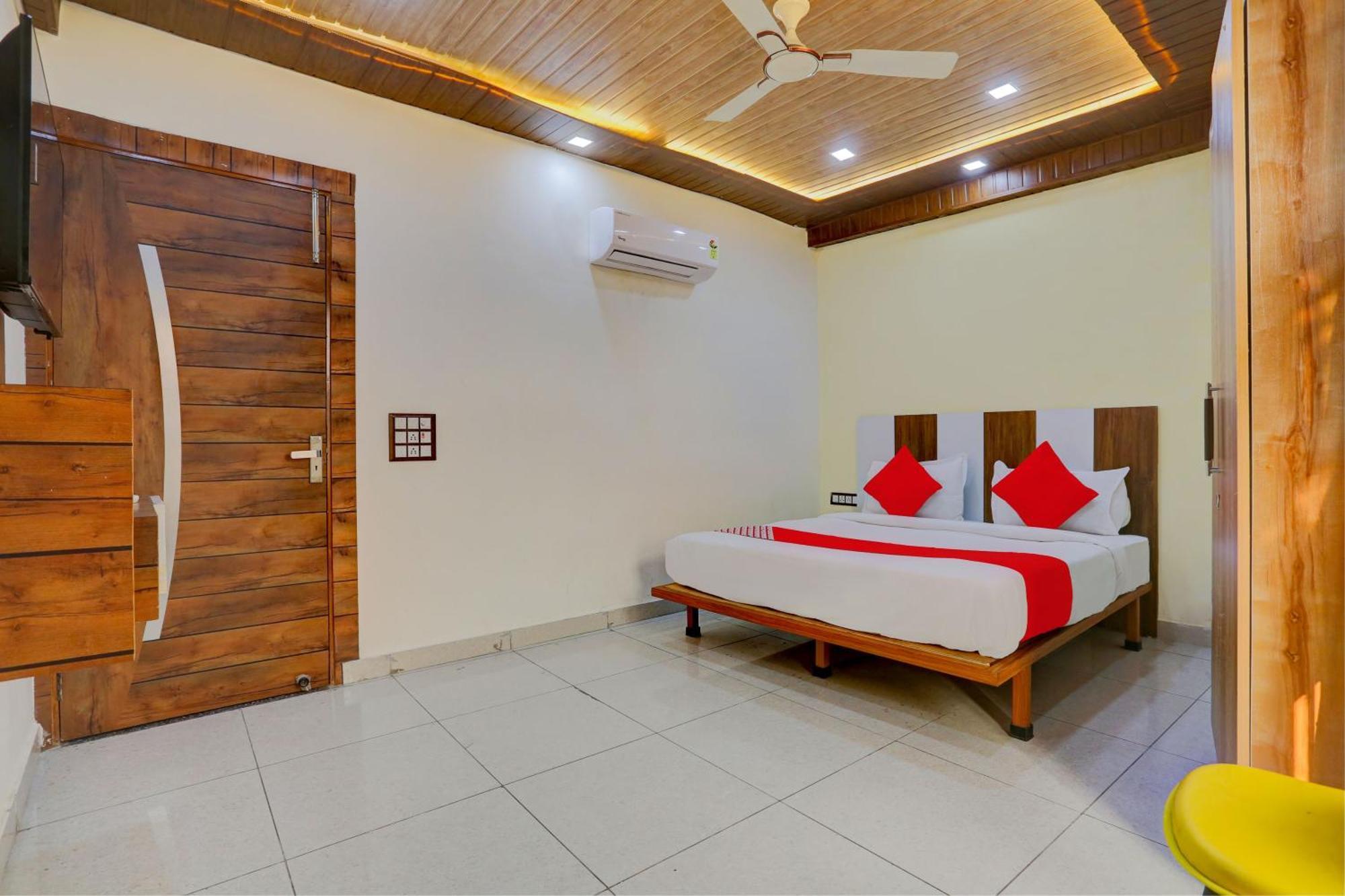 Hotel O Family Deluxe New Delhi Exterior photo