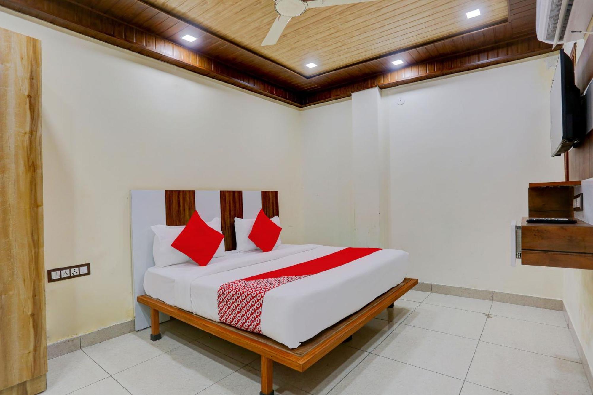 Hotel O Family Deluxe New Delhi Exterior photo